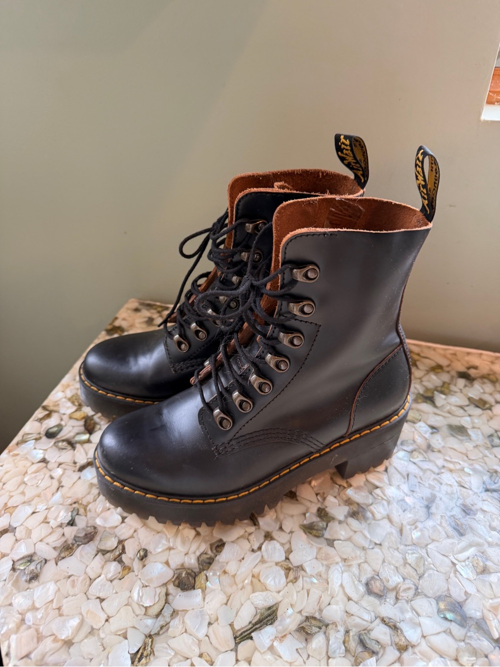 Doc Martens Leona Boots